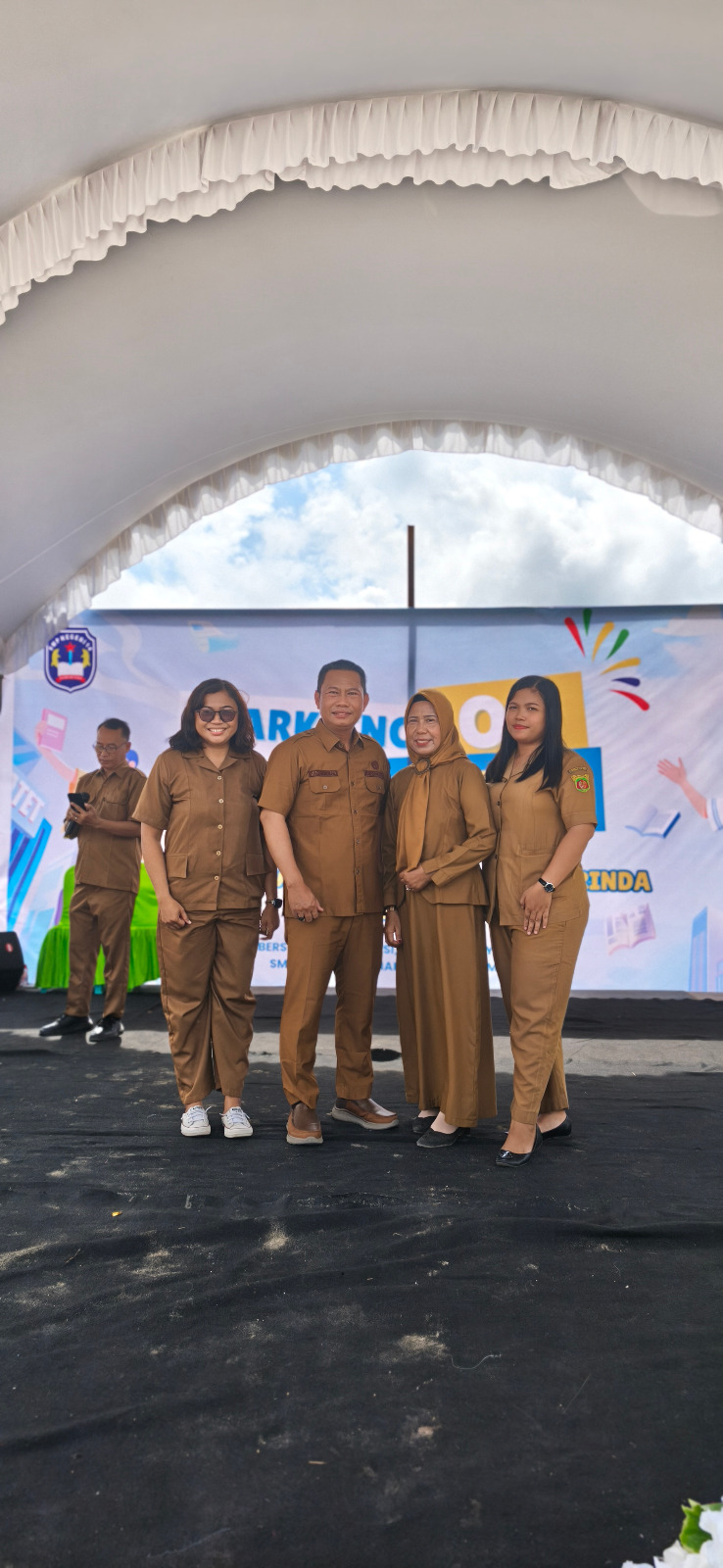 Foto Meriah dan Penuh Khidmat: Perayaan HUT SMPN 14 Samarinda Menjadi Momentum Penguatan Sinergi Pendidikan